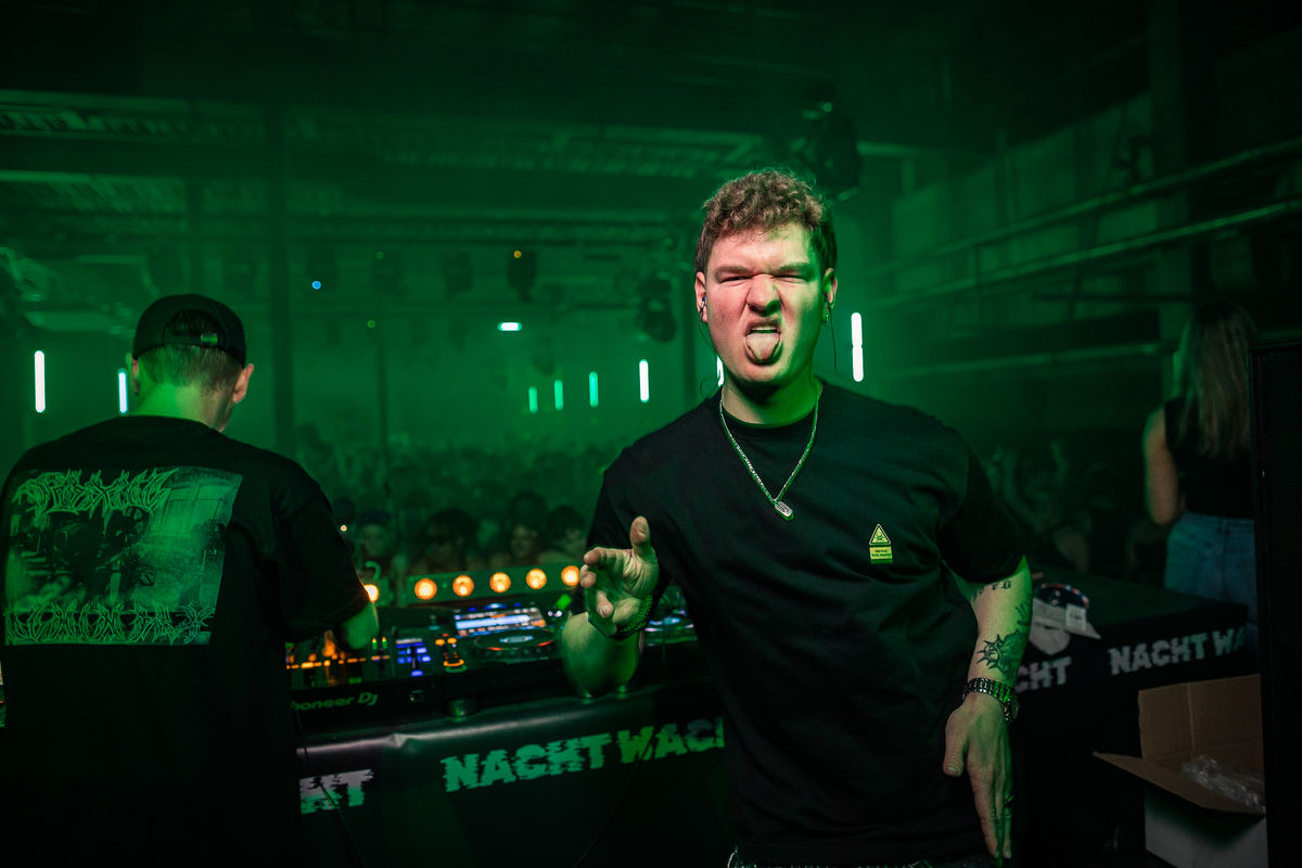 Loading... just a sec